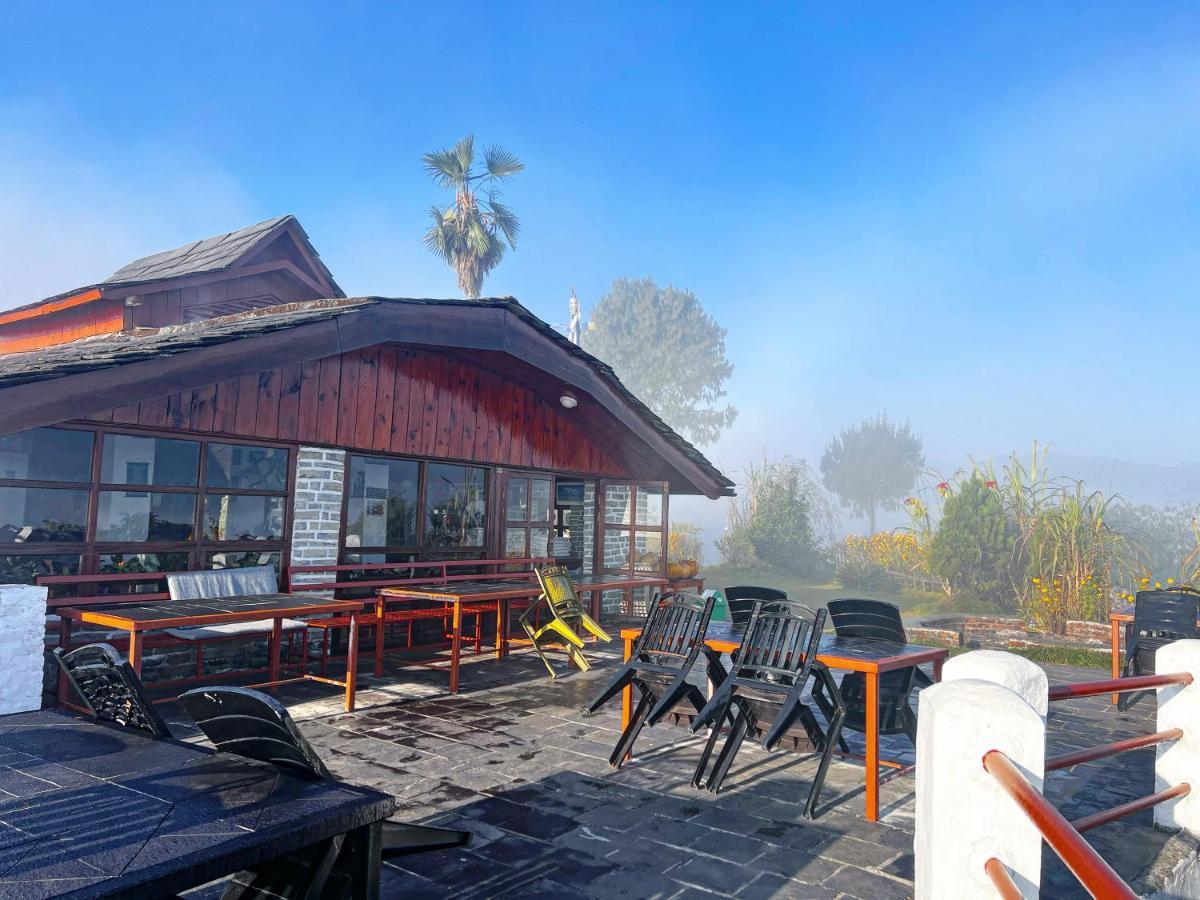 Es Deurali Resort Pokhara Exterior foto