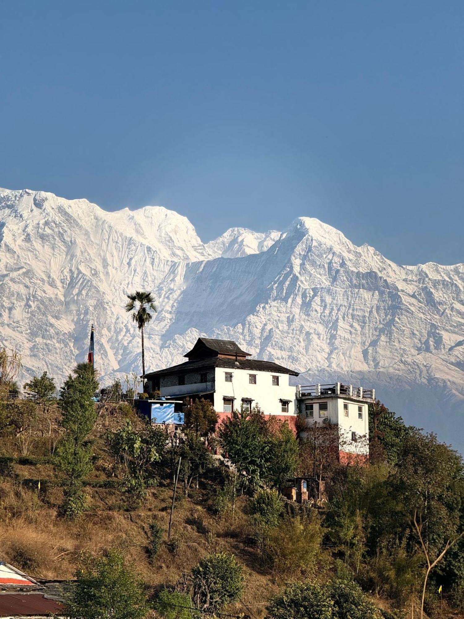 Es Deurali Resort Pokhara Exterior foto