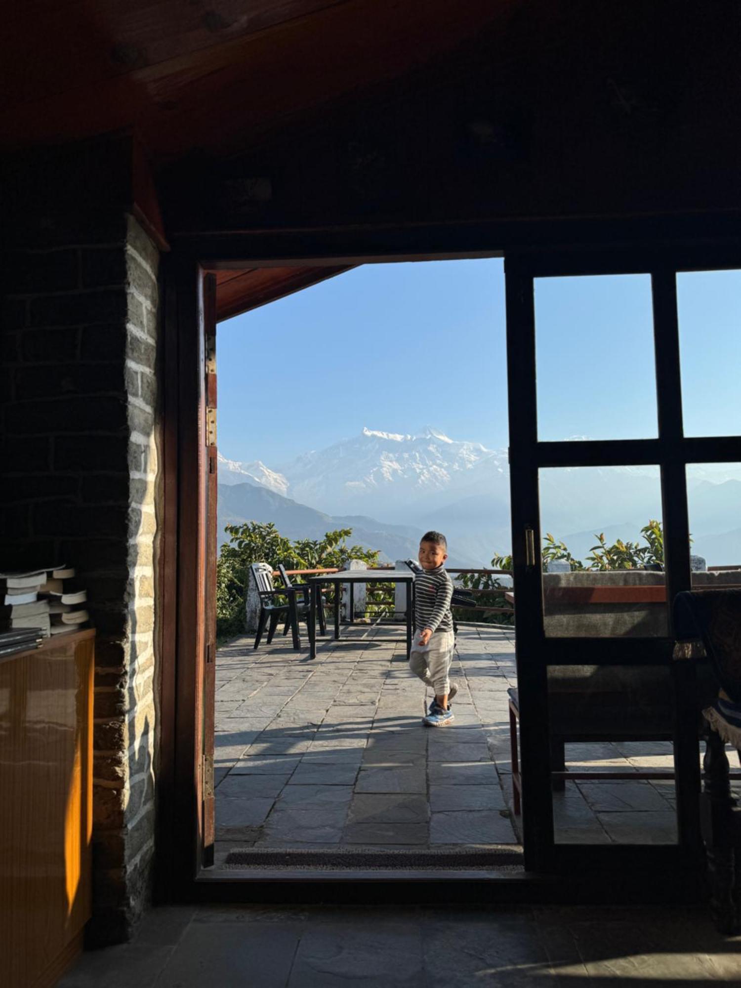 Es Deurali Resort Pokhara Exterior foto