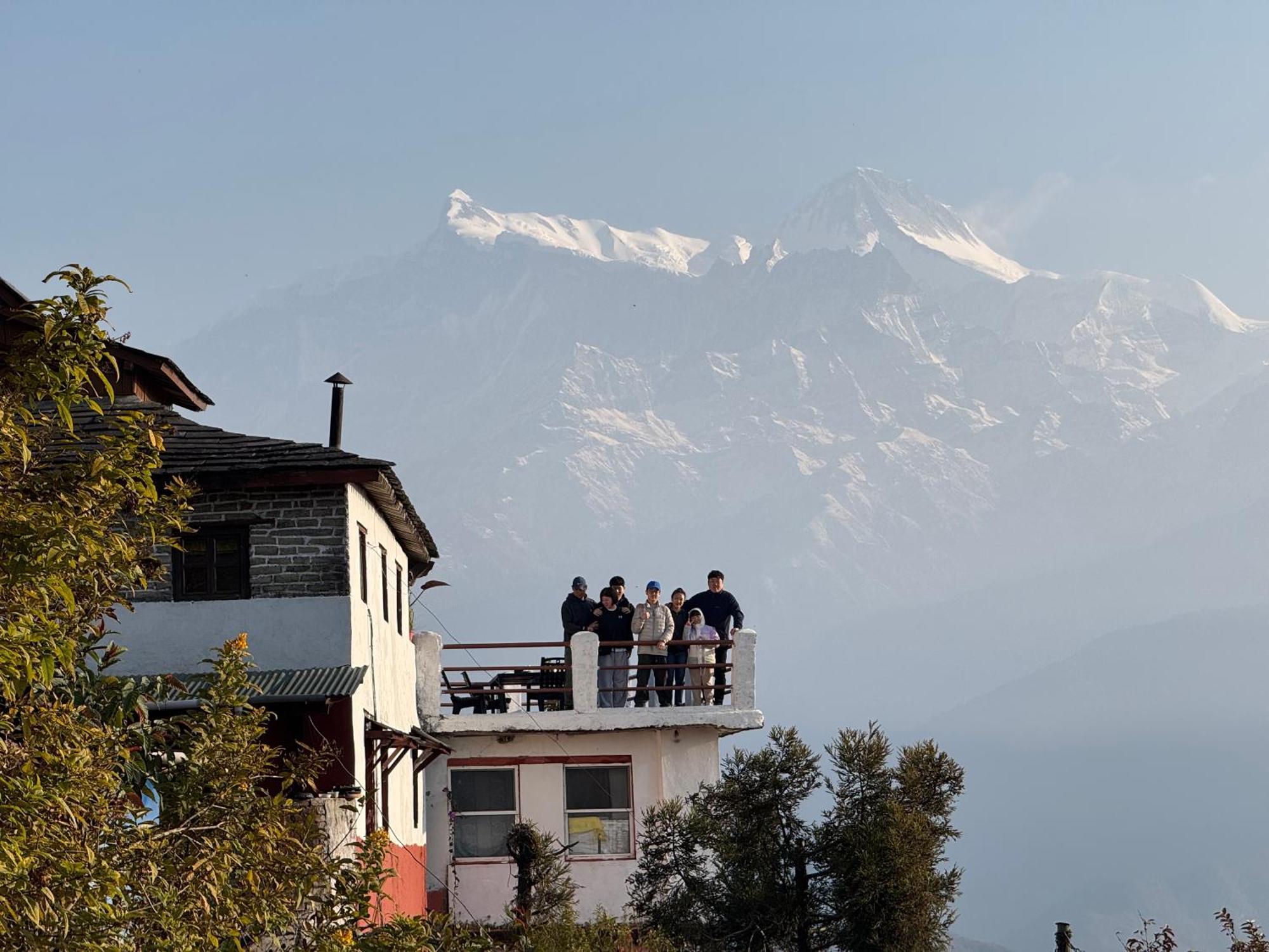 Es Deurali Resort Pokhara Exterior foto